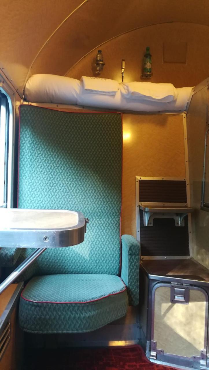 Le Train Des Reves Hotel Dracy-Saint-Loup Ngoại thất bức ảnh