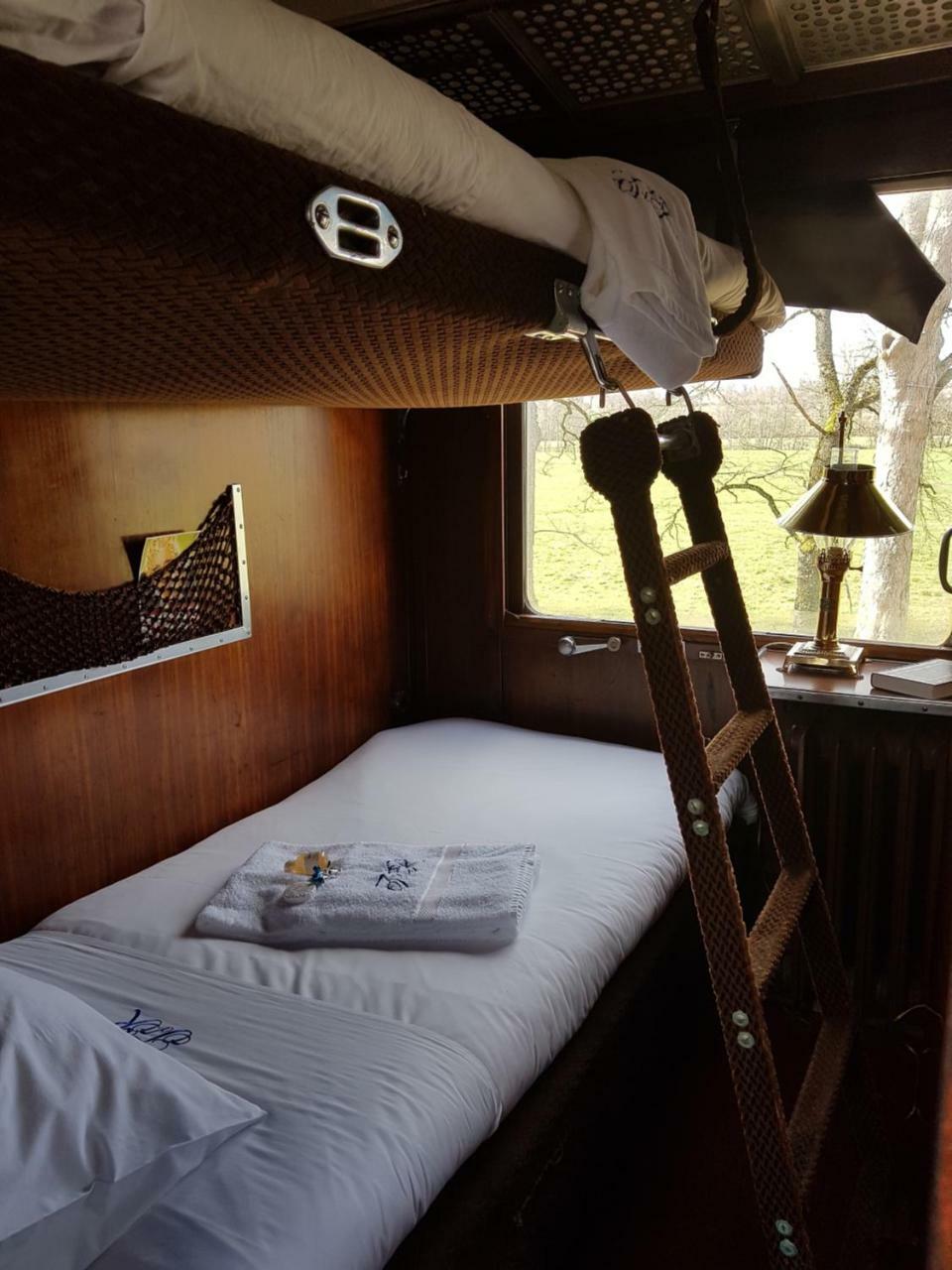 Le Train Des Reves Hotel Dracy-Saint-Loup Ngoại thất bức ảnh